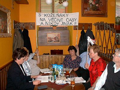 tn_U2certu020425_07_JPG.jpg
