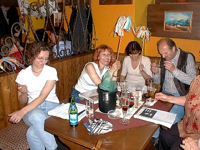 tn_U2certu020425_08_JPG.jpg