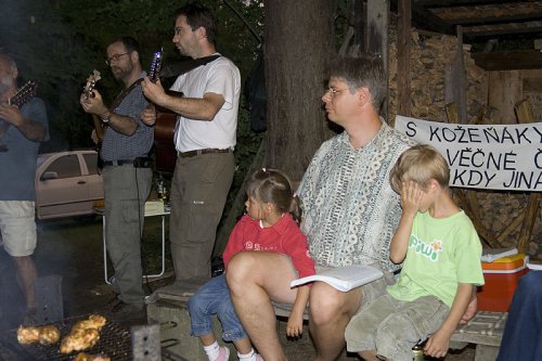 IMG_4136rw_mid.jpg
