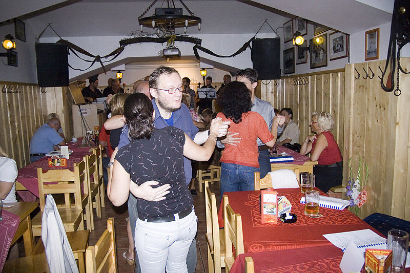 IMG_4226rw_mid.jpg